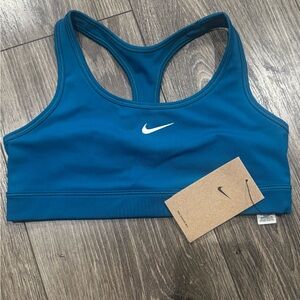 NWT Nike Girls Swoosh Sports Bra